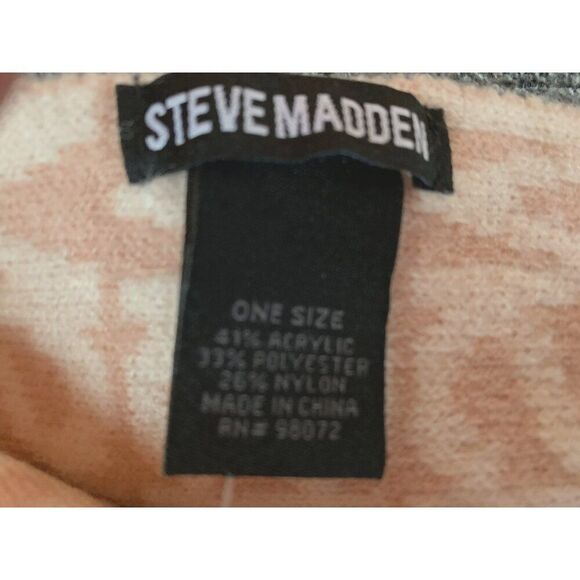 Steve Madden Pink Knit Beanie & Scarf Set With Faux Fur‎ Pom New - Picture 3 of 5